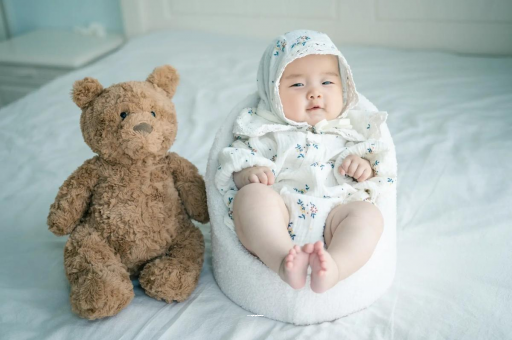 汕头宝宝吃不饱母乳的症状